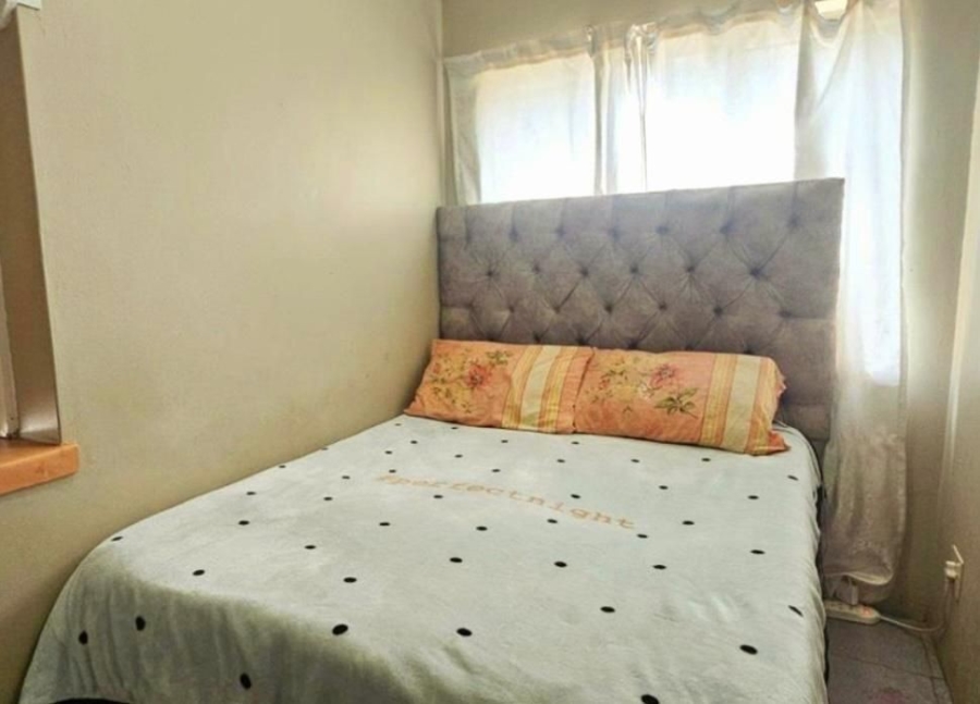 1 Bedroom Property for Sale in Essenwood KwaZulu-Natal