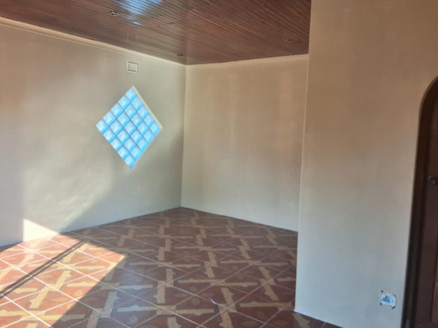 5 Bedroom Property for Sale in Veld En Vlei KwaZulu-Natal