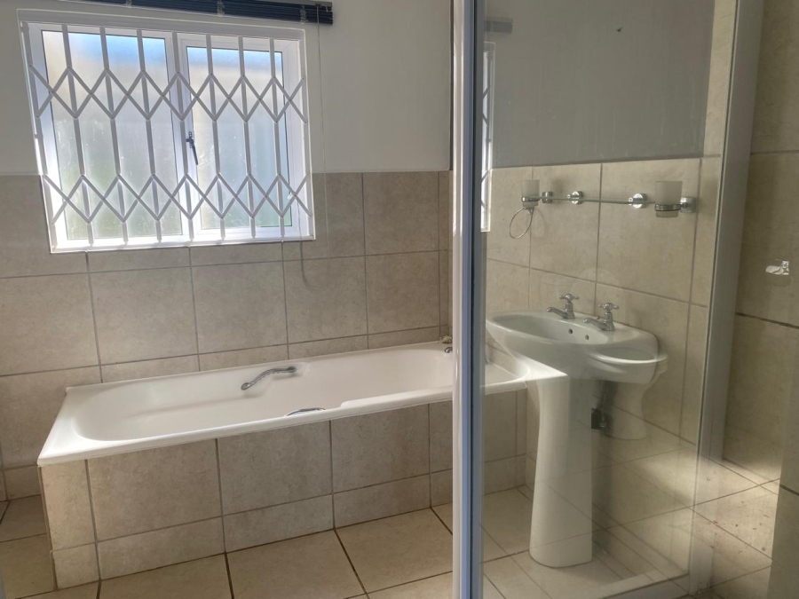 5 Bedroom Property for Sale in Ballito KwaZulu-Natal