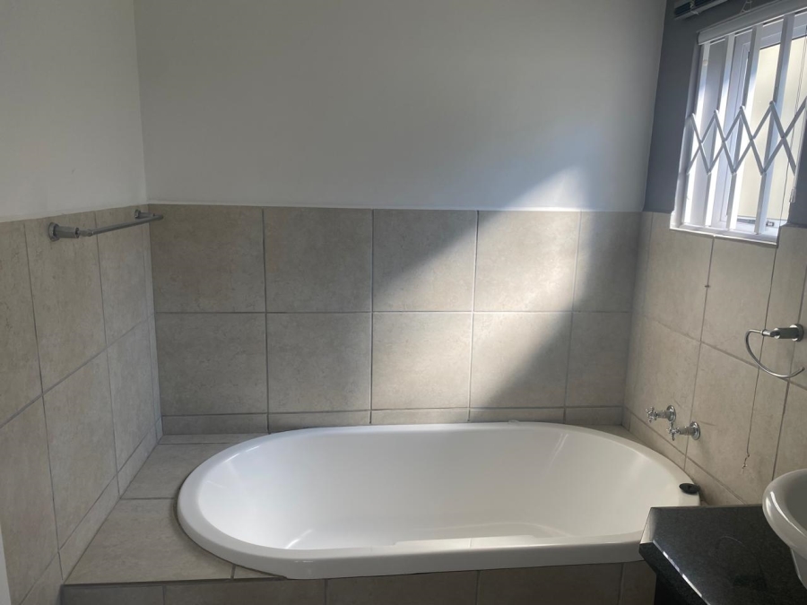5 Bedroom Property for Sale in Ballito KwaZulu-Natal