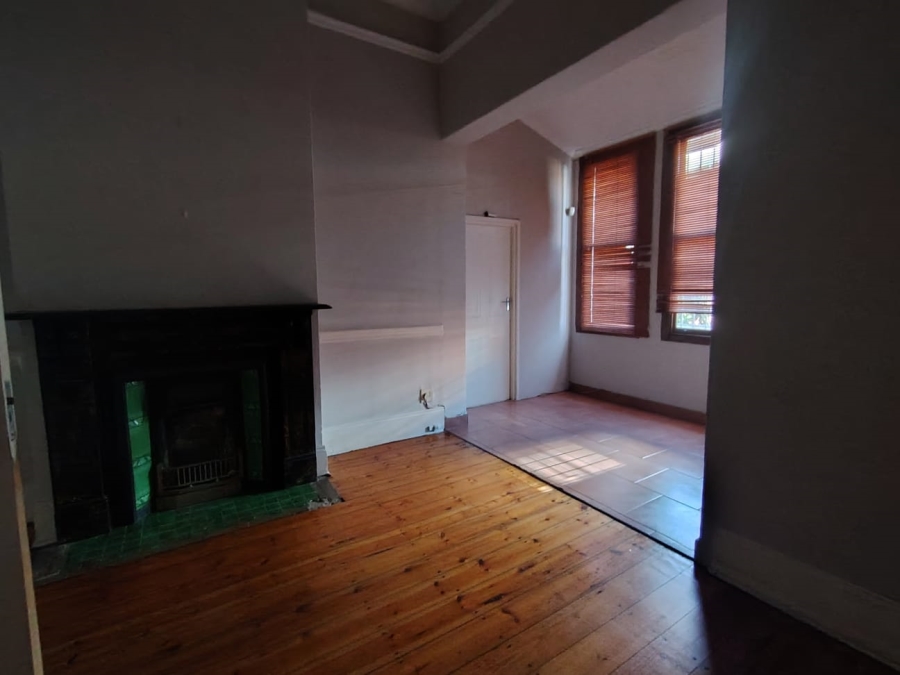 To Let Commercial Property for Rent in Essenwood KwaZulu-Natal