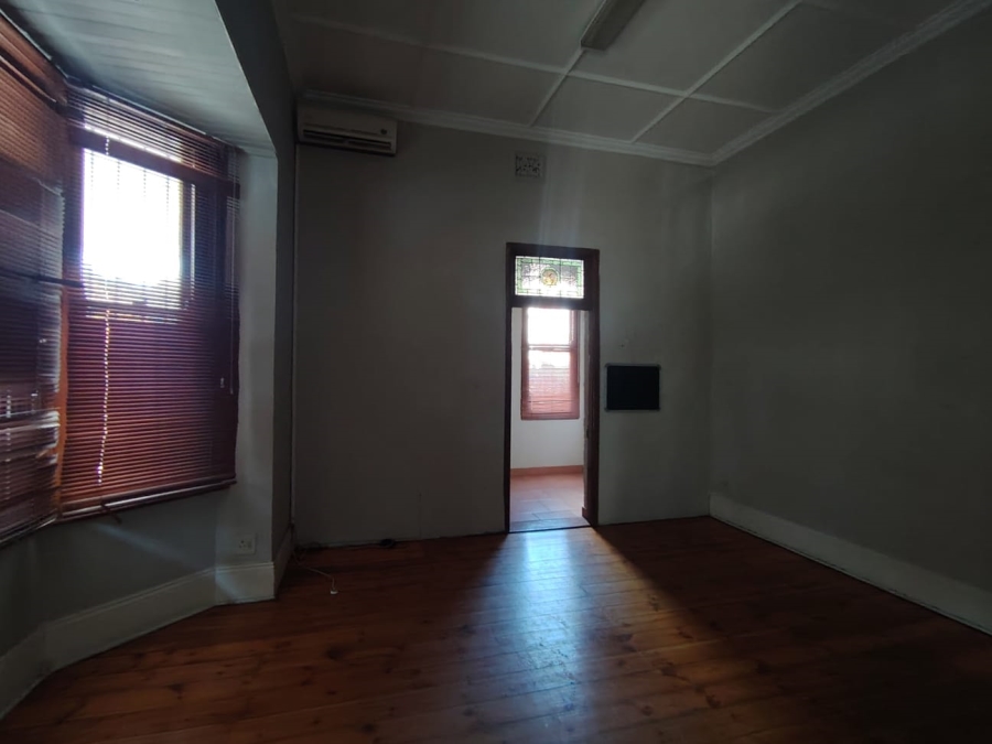 To Let Commercial Property for Rent in Essenwood KwaZulu-Natal