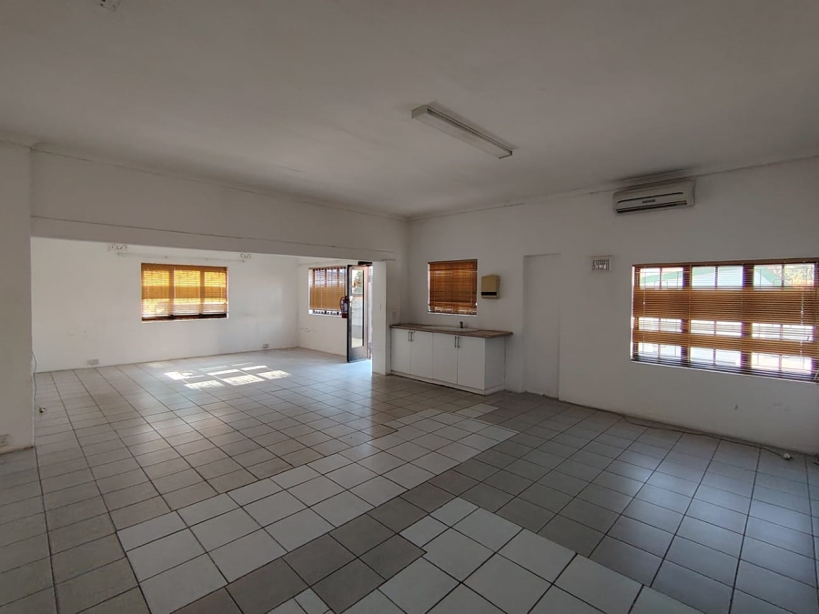To Let Commercial Property for Rent in Essenwood KwaZulu-Natal