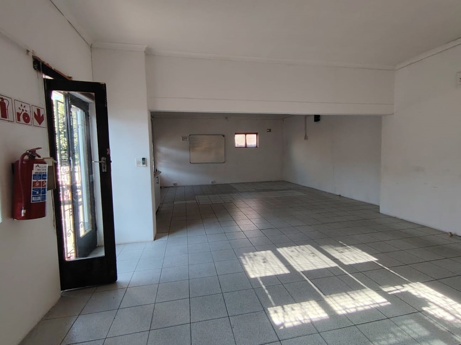 To Let Commercial Property for Rent in Essenwood KwaZulu-Natal