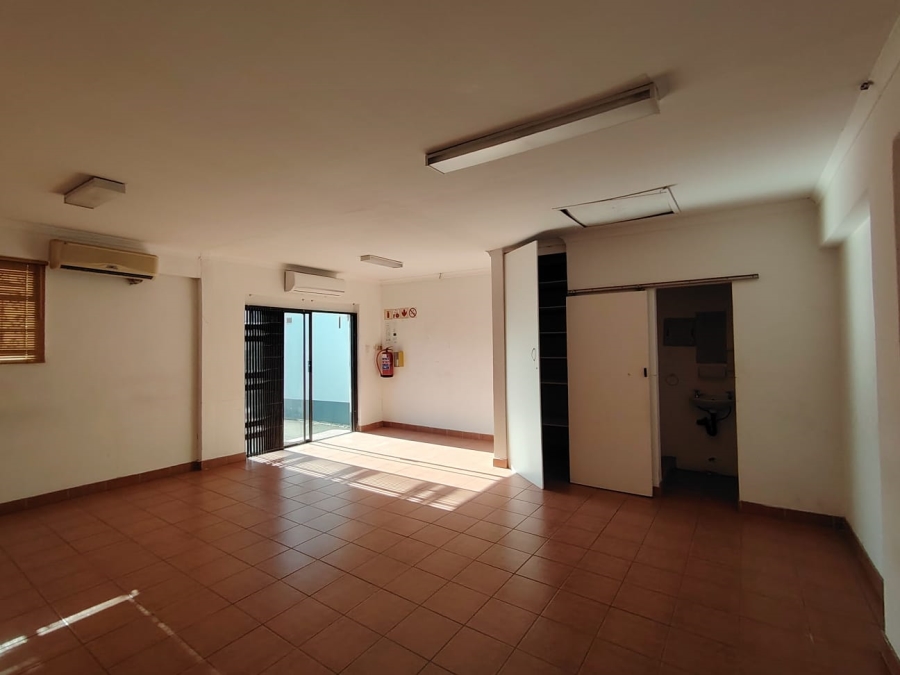 To Let Commercial Property for Rent in Essenwood KwaZulu-Natal