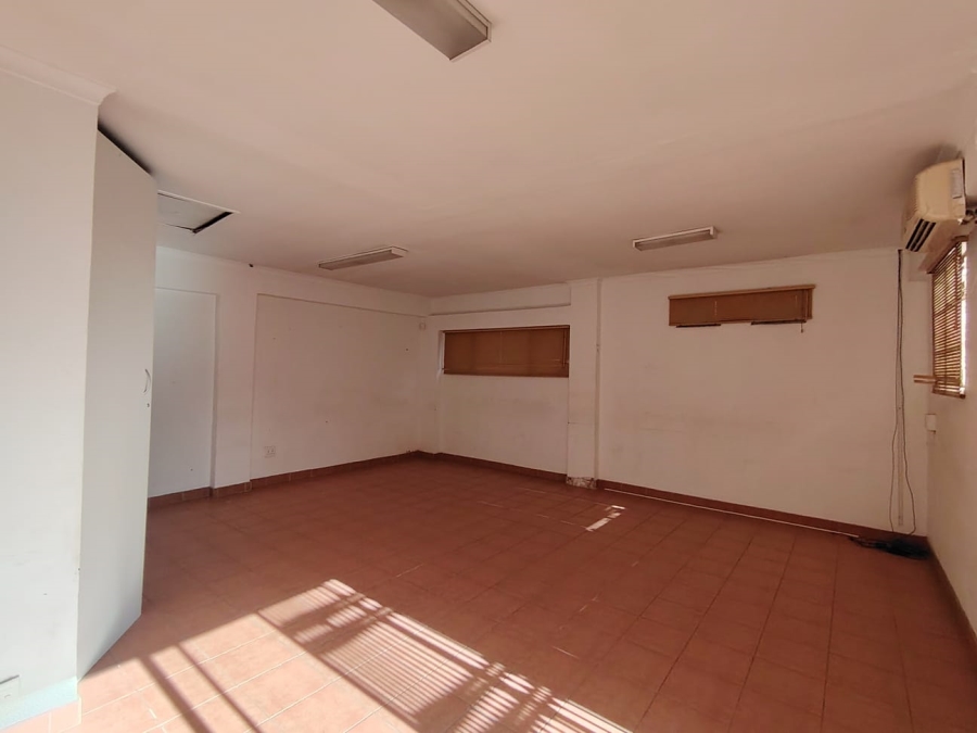 To Let Commercial Property for Rent in Essenwood KwaZulu-Natal