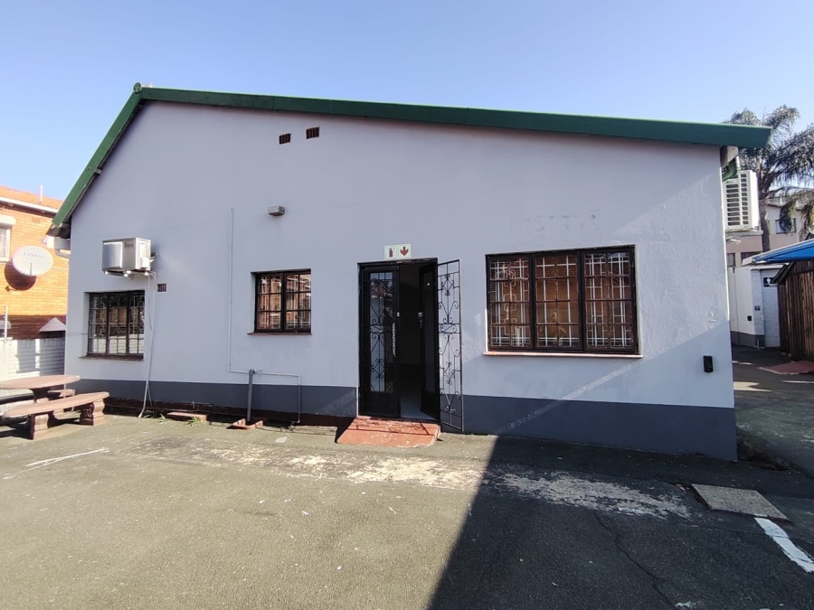 To Let Commercial Property for Rent in Essenwood KwaZulu-Natal