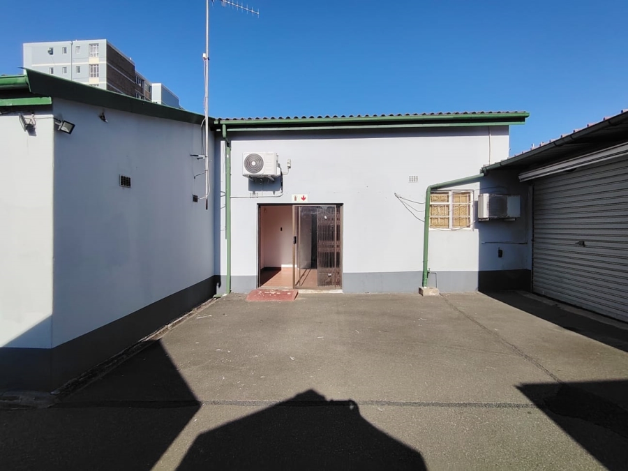 To Let Commercial Property for Rent in Essenwood KwaZulu-Natal