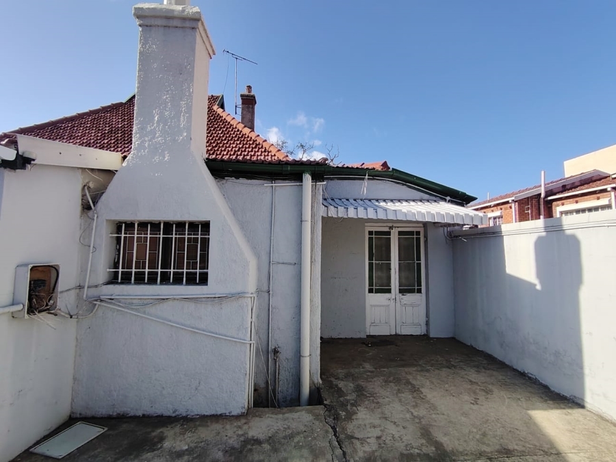 To Let Commercial Property for Rent in Essenwood KwaZulu-Natal