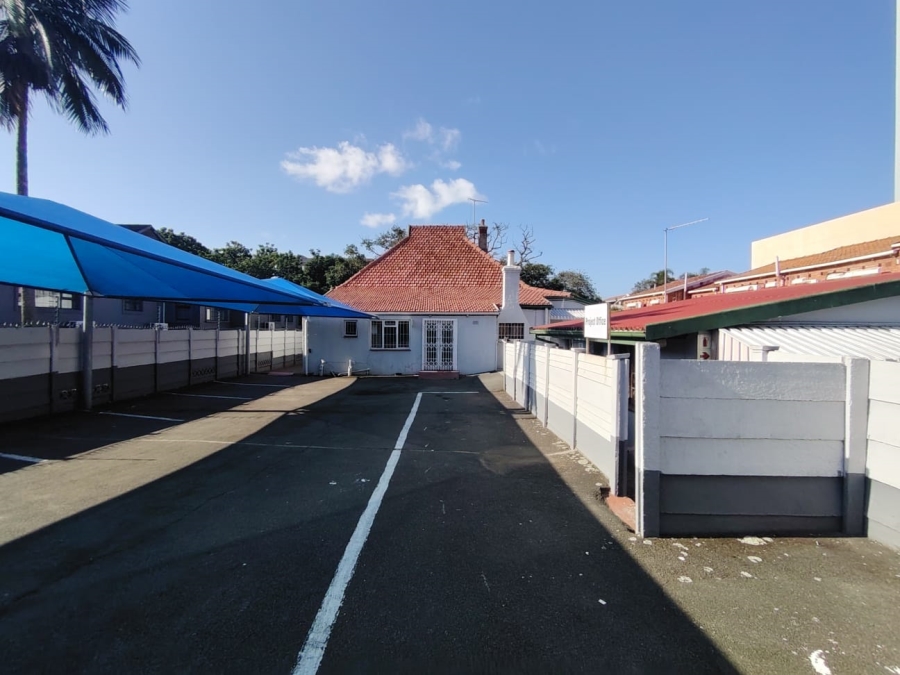 To Let Commercial Property for Rent in Essenwood KwaZulu-Natal