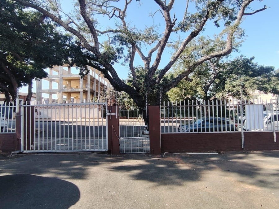 To Let Commercial Property for Rent in Essenwood KwaZulu-Natal