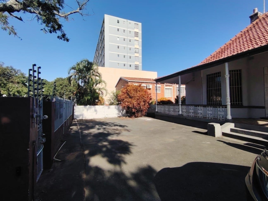To Let Commercial Property for Rent in Essenwood KwaZulu-Natal