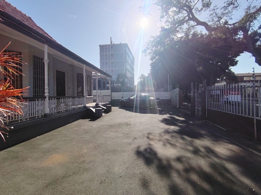 To Let Commercial Property for Rent in Essenwood KwaZulu-Natal