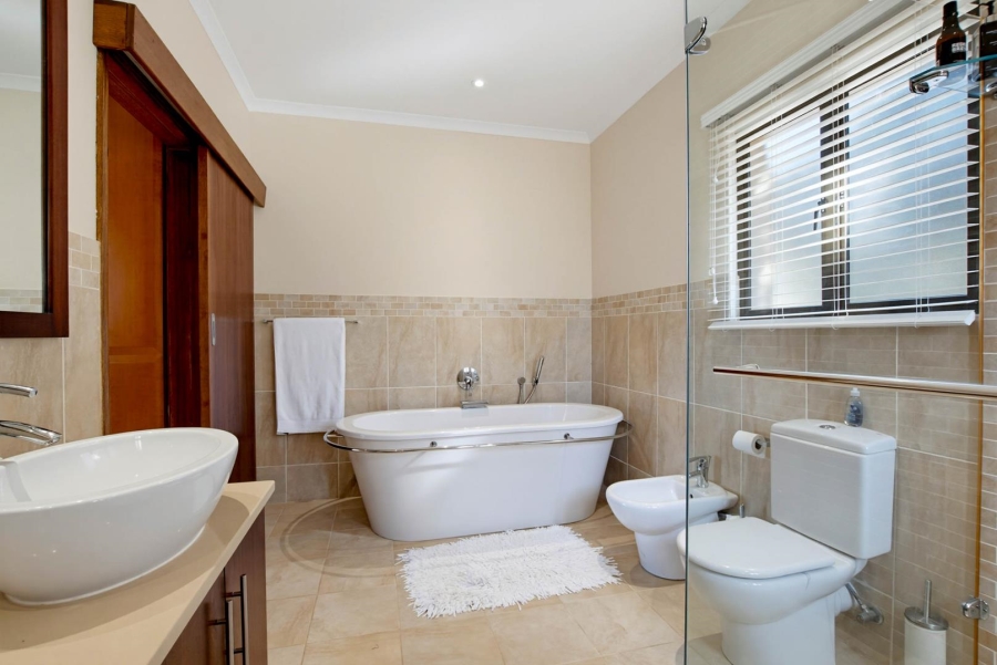 5 Bedroom Property for Sale in Umhlanga KwaZulu-Natal