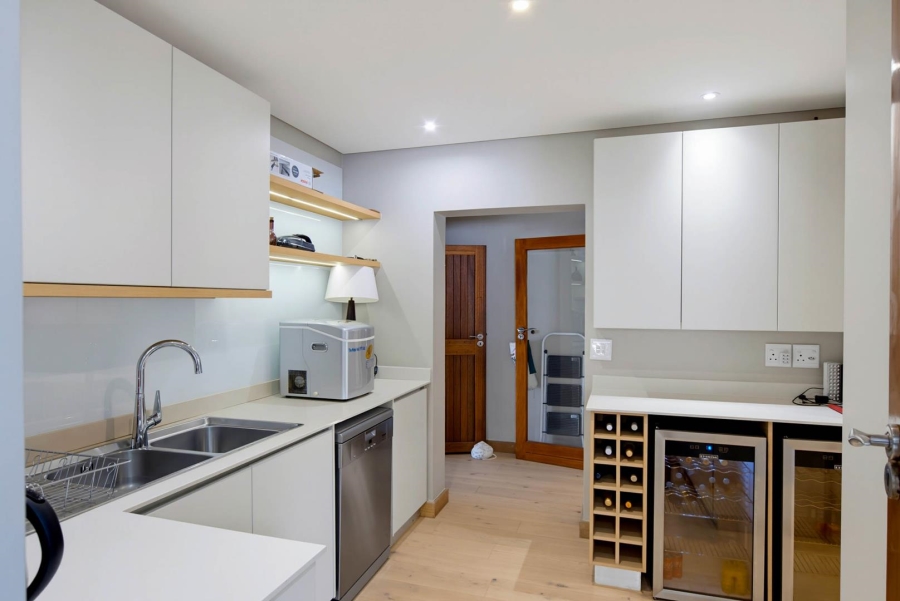 5 Bedroom Property for Sale in Umhlanga KwaZulu-Natal