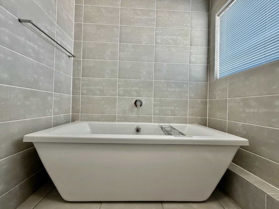 2 Bedroom Property for Sale in Ballitoville KwaZulu-Natal