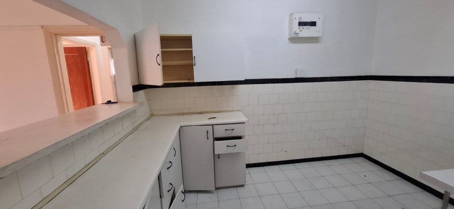 1 Bedroom Property for Sale in Essenwood KwaZulu-Natal