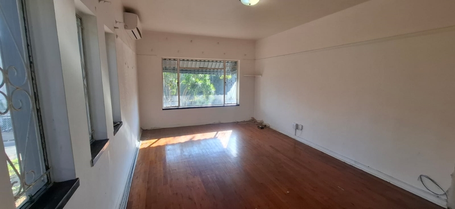 1 Bedroom Property for Sale in Essenwood KwaZulu-Natal