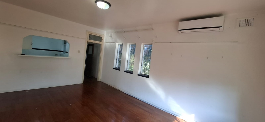 1 Bedroom Property for Sale in Essenwood KwaZulu-Natal