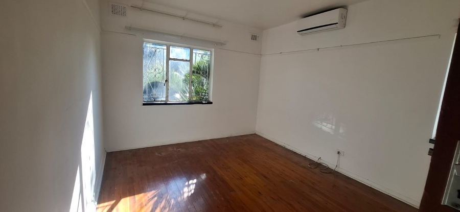 1 Bedroom Property for Sale in Essenwood KwaZulu-Natal