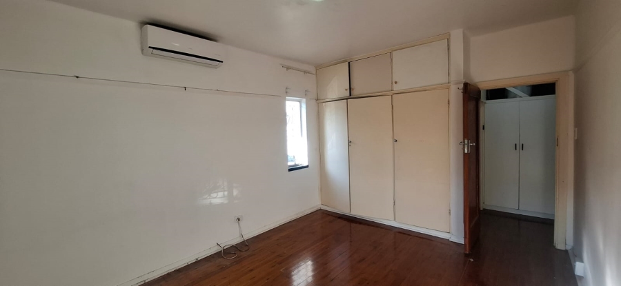 1 Bedroom Property for Sale in Essenwood KwaZulu-Natal