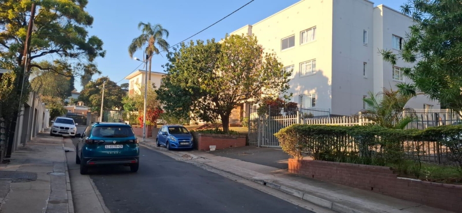 1 Bedroom Property for Sale in Essenwood KwaZulu-Natal