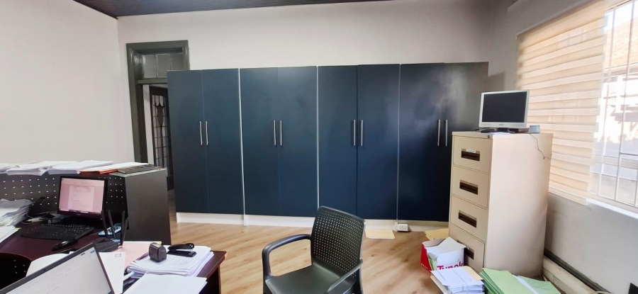 To Let Commercial Property for Rent in Berea KwaZulu-Natal