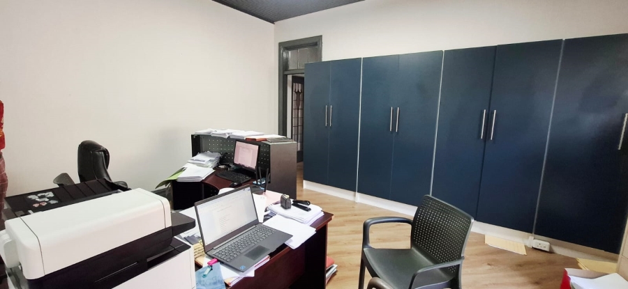 To Let Commercial Property for Rent in Berea KwaZulu-Natal