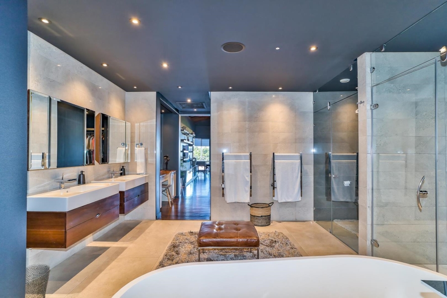 5 Bedroom Property for Sale in Umhlanga KwaZulu-Natal