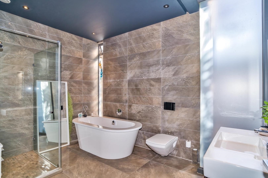 5 Bedroom Property for Sale in Umhlanga KwaZulu-Natal