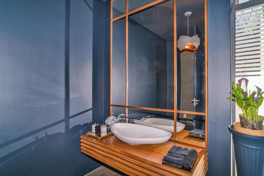 5 Bedroom Property for Sale in Umhlanga KwaZulu-Natal