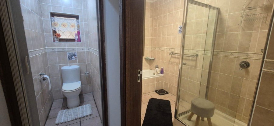 4 Bedroom Property for Sale in Glenmore KwaZulu-Natal