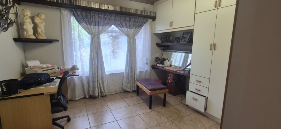 4 Bedroom Property for Sale in Glenmore KwaZulu-Natal