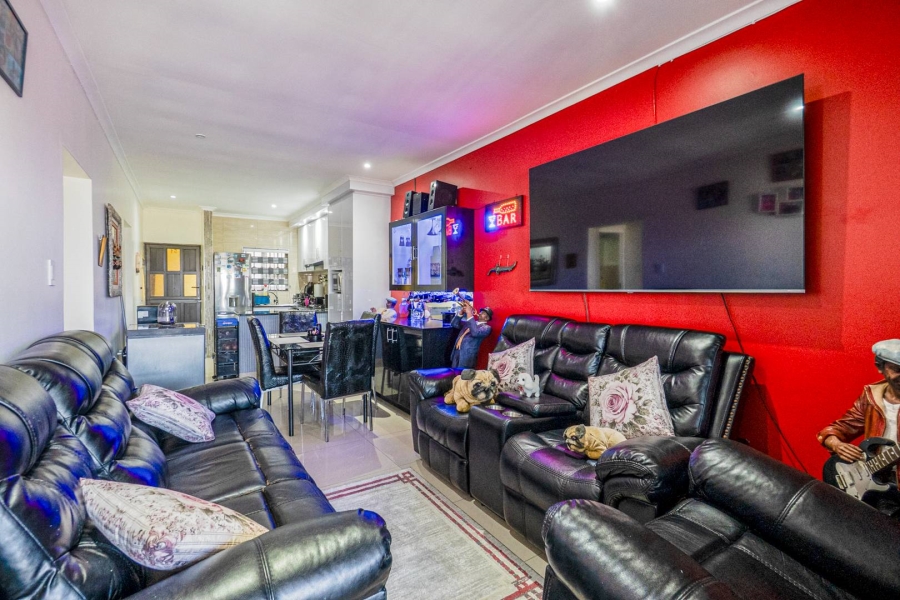 2 Bedroom Property for Sale in Amanzimtoti KwaZulu-Natal