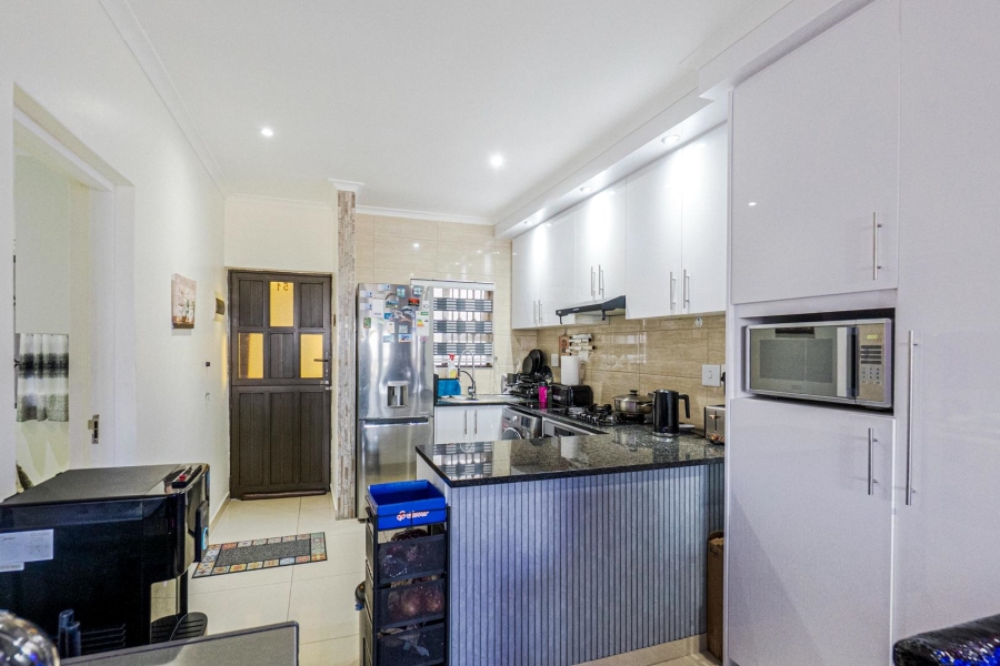 2 Bedroom Property for Sale in Amanzimtoti KwaZulu-Natal