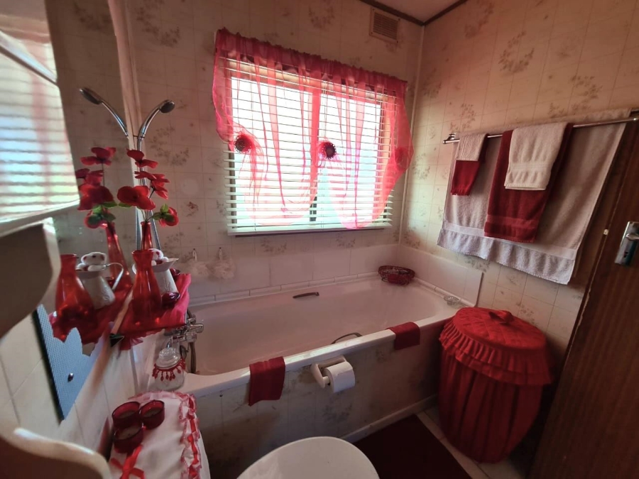 2 Bedroom Property for Sale in Hibberdene KwaZulu-Natal