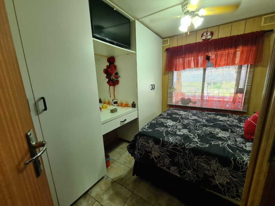 2 Bedroom Property for Sale in Hibberdene KwaZulu-Natal