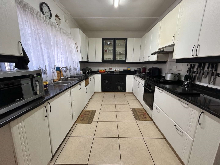 5 Bedroom Property for Sale in Gillitts KwaZulu-Natal