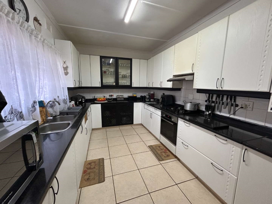 5 Bedroom Property for Sale in Gillitts KwaZulu-Natal