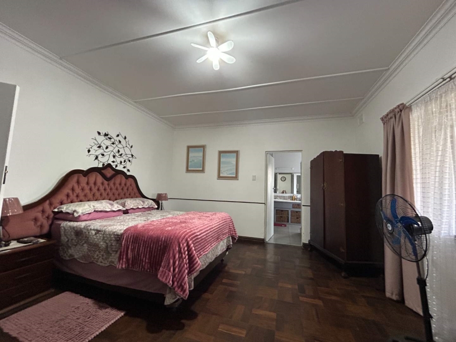5 Bedroom Property for Sale in Gillitts KwaZulu-Natal