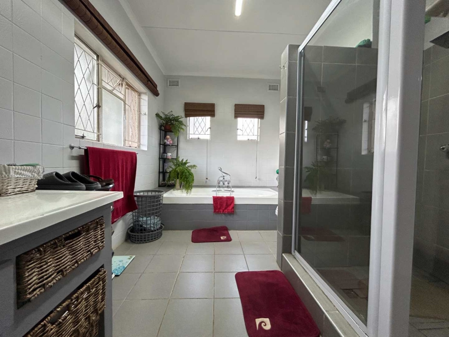 5 Bedroom Property for Sale in Gillitts KwaZulu-Natal