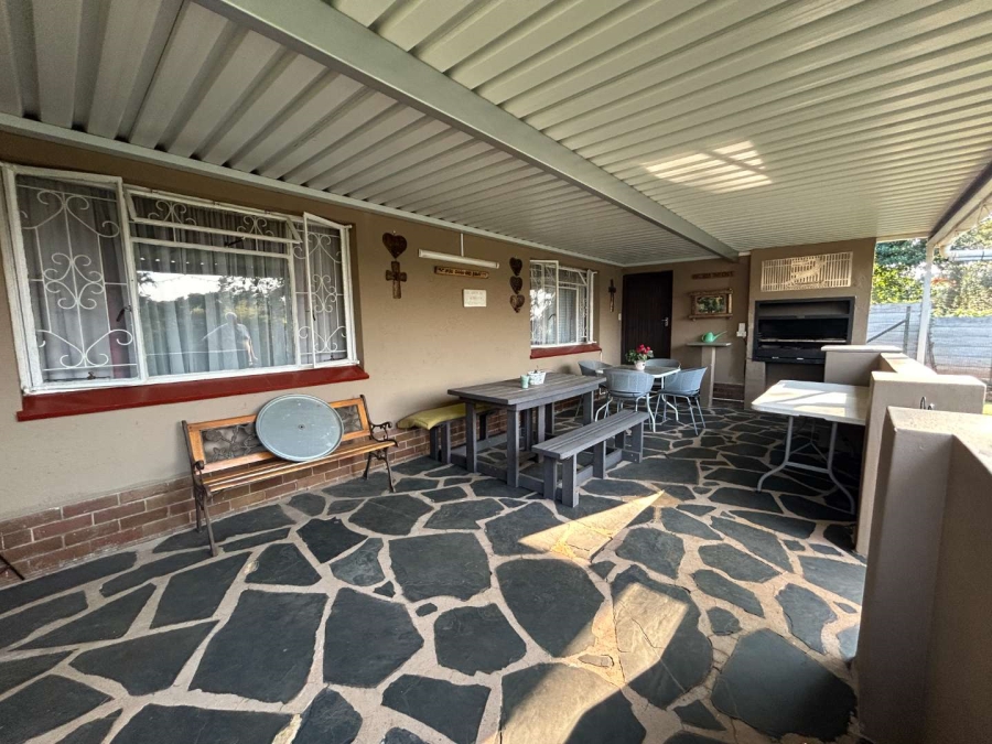 5 Bedroom Property for Sale in Gillitts KwaZulu-Natal