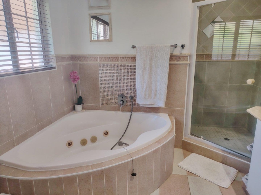 4 Bedroom Property for Sale in Mount Edgecombe Country Estate KwaZulu-Natal
