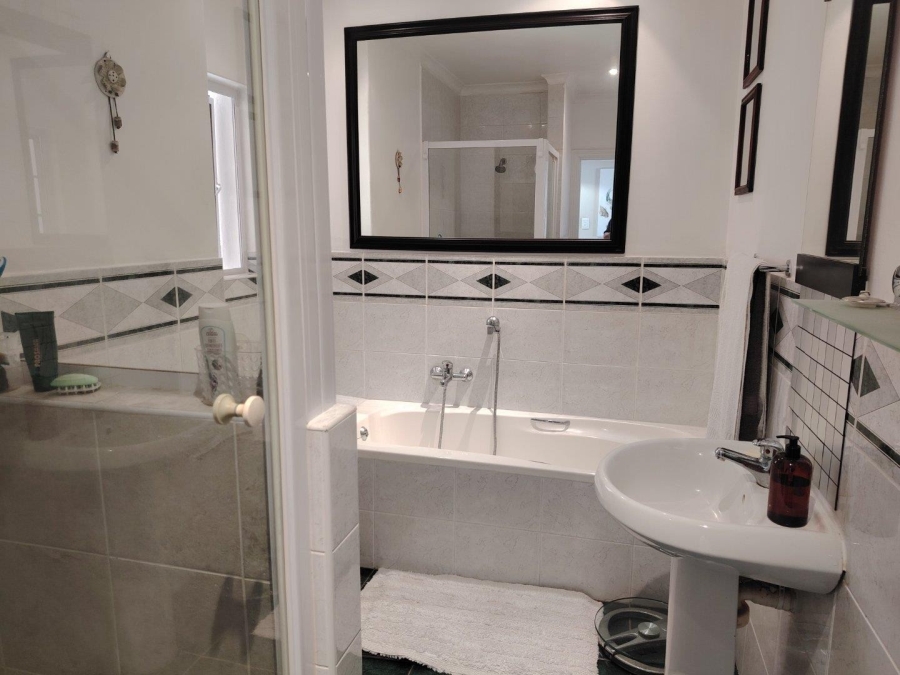 4 Bedroom Property for Sale in Mount Edgecombe Country Estate KwaZulu-Natal