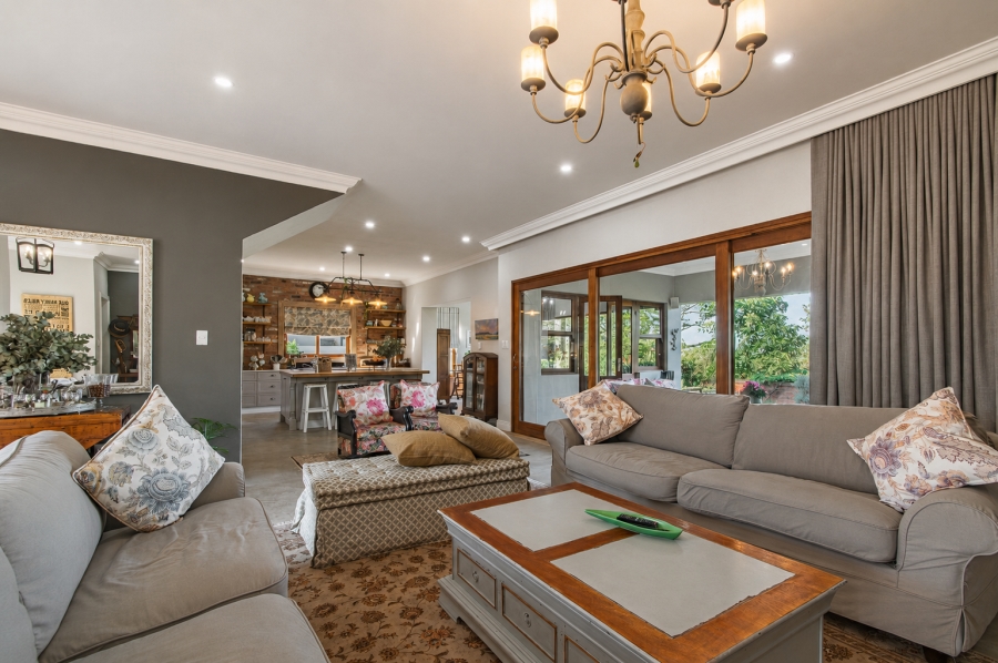 5 Bedroom Property for Sale in Cotswold Downs Estates KwaZulu-Natal