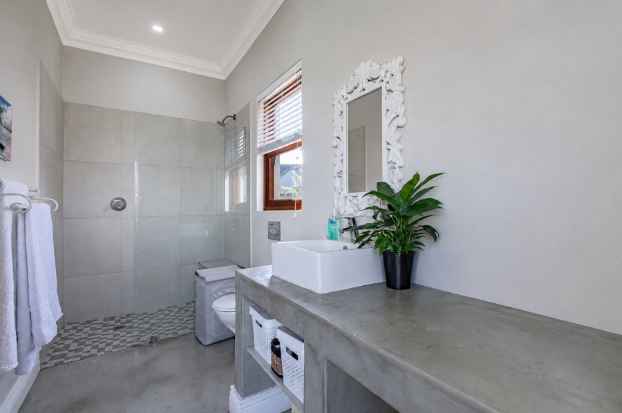 5 Bedroom Property for Sale in Cotswold Downs Estates KwaZulu-Natal