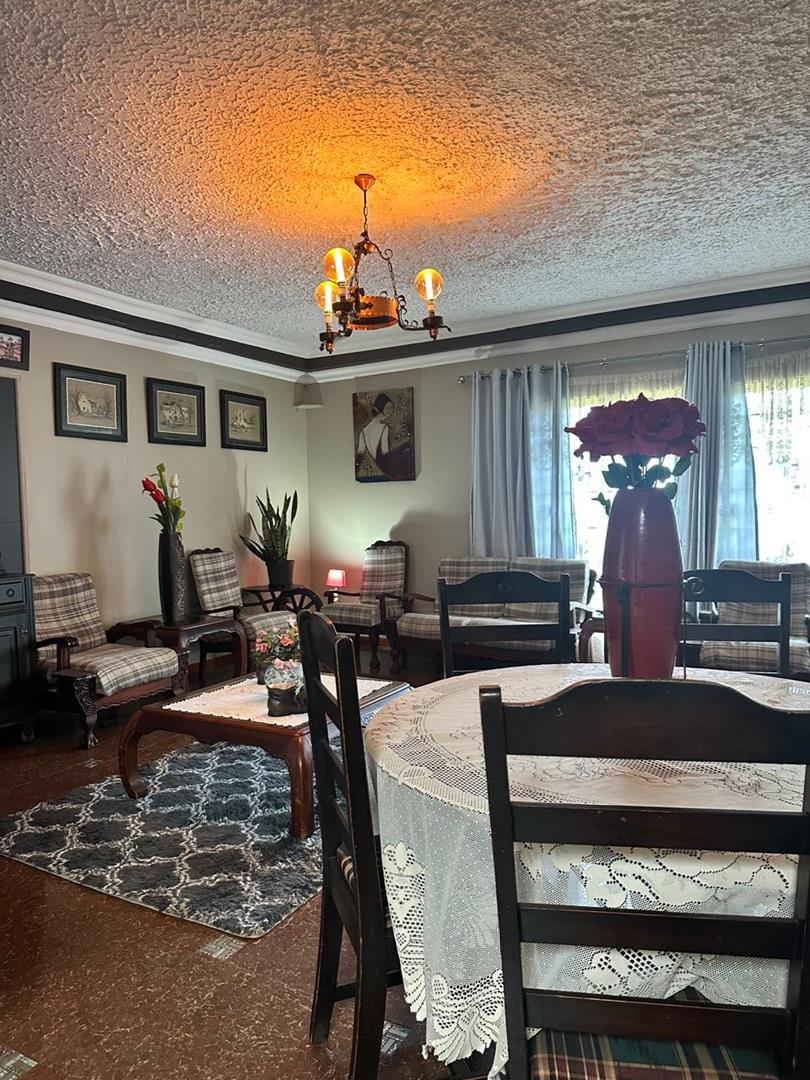 5 Bedroom Property for Sale in Richem KwaZulu-Natal