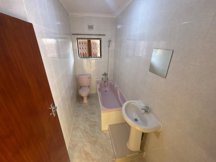 To Let 1 Bedroom Property for Rent in Chatsworth KwaZulu-Natal