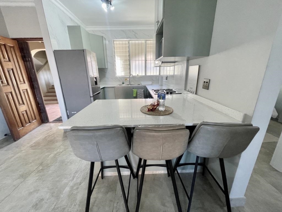 2 Bedroom Property for Sale in Umhlanga KwaZulu-Natal