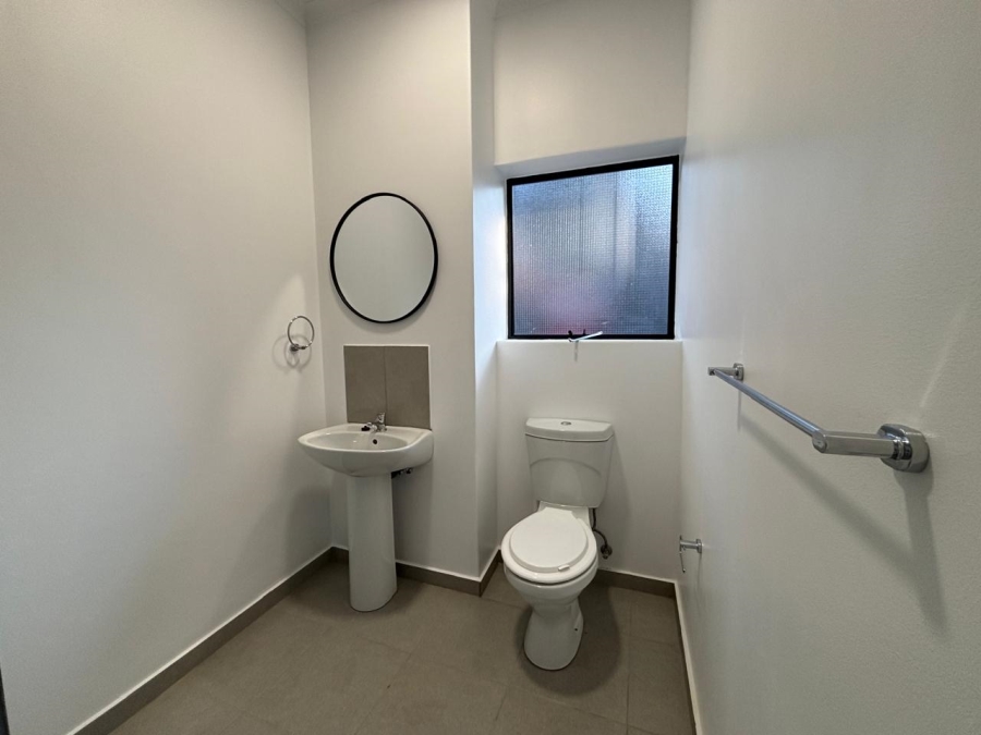 1 Bedroom Property for Sale in Waterfall KwaZulu-Natal